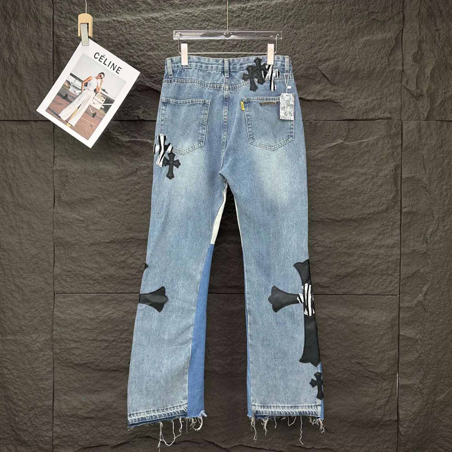 P290 GALLERY DEPT. & Croixin co-branded 2025 new limited-edition zebra print black large cross leather couple's bootcut jeans 🔥High version🔥High version🔥 Top ceiling quality Styles with different washed textures are very friendly to people with thin legs and thick legs. The bootcut version is very flattering. Moderate length that never goes out of style, easy to match with casually, basic styling for various styles, a must-have in the wardrobe! The fabric is stiff but also makes the upper body soft without losing texture. The washing process is even more perfect. It is a must-have item for everyone! ! ! Washed wheat, hang tag, pants label, three complete labels, color: blue, size: 28, 30, 32, 34, 36 (five sizes)
